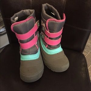 Girls snow boots